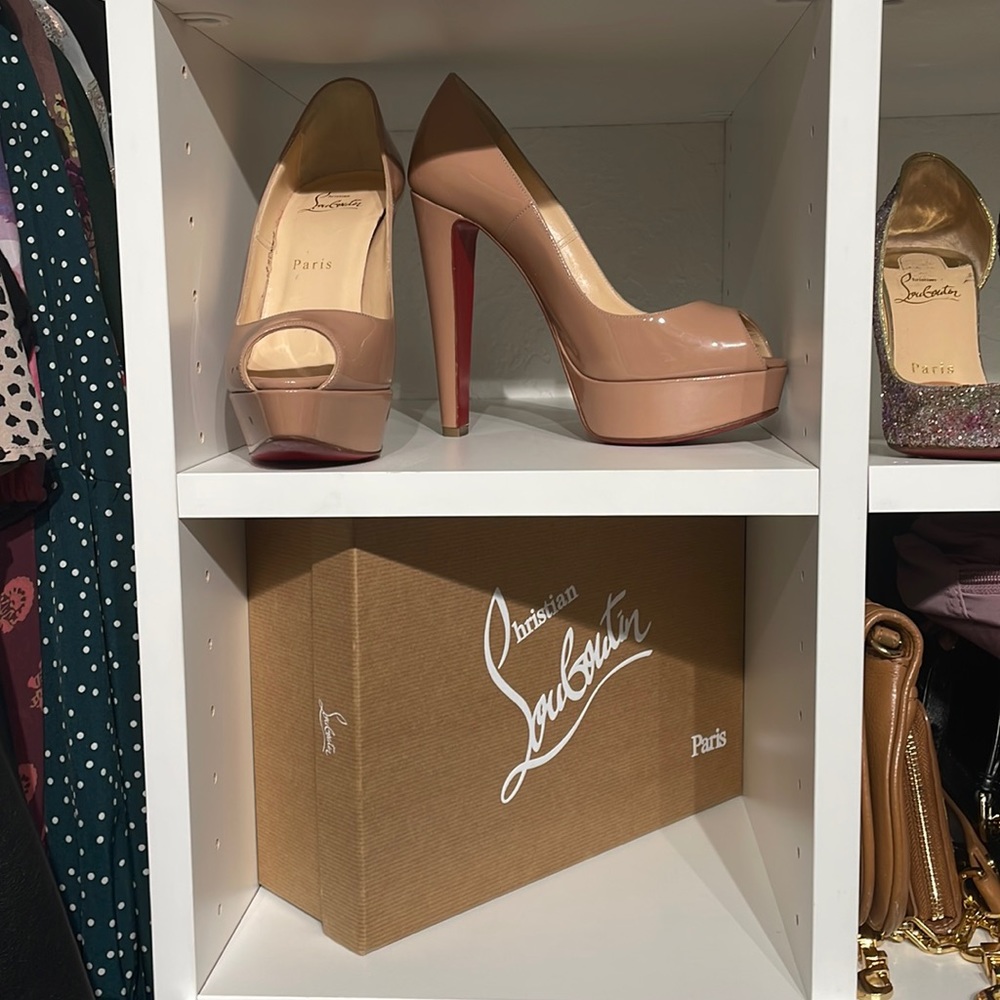 Christian Louboutin Altanana patent leather nude heels